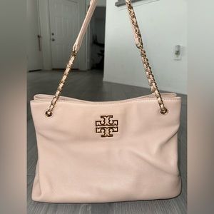Lightly used Tory Burch purse. Wallet not included.